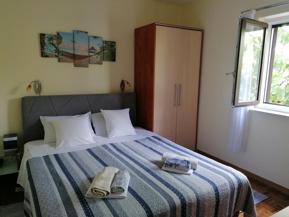 Apartments With A Parking Space Njivice, Krk - 5320 외부 사진